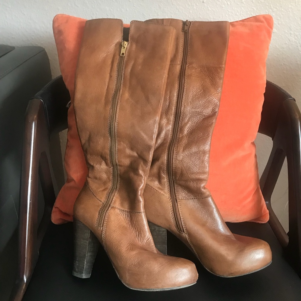 Brown boots by Steve Madden